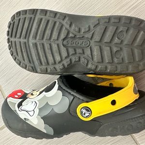 Boys size 3 Mickey fleece lined Crocs
